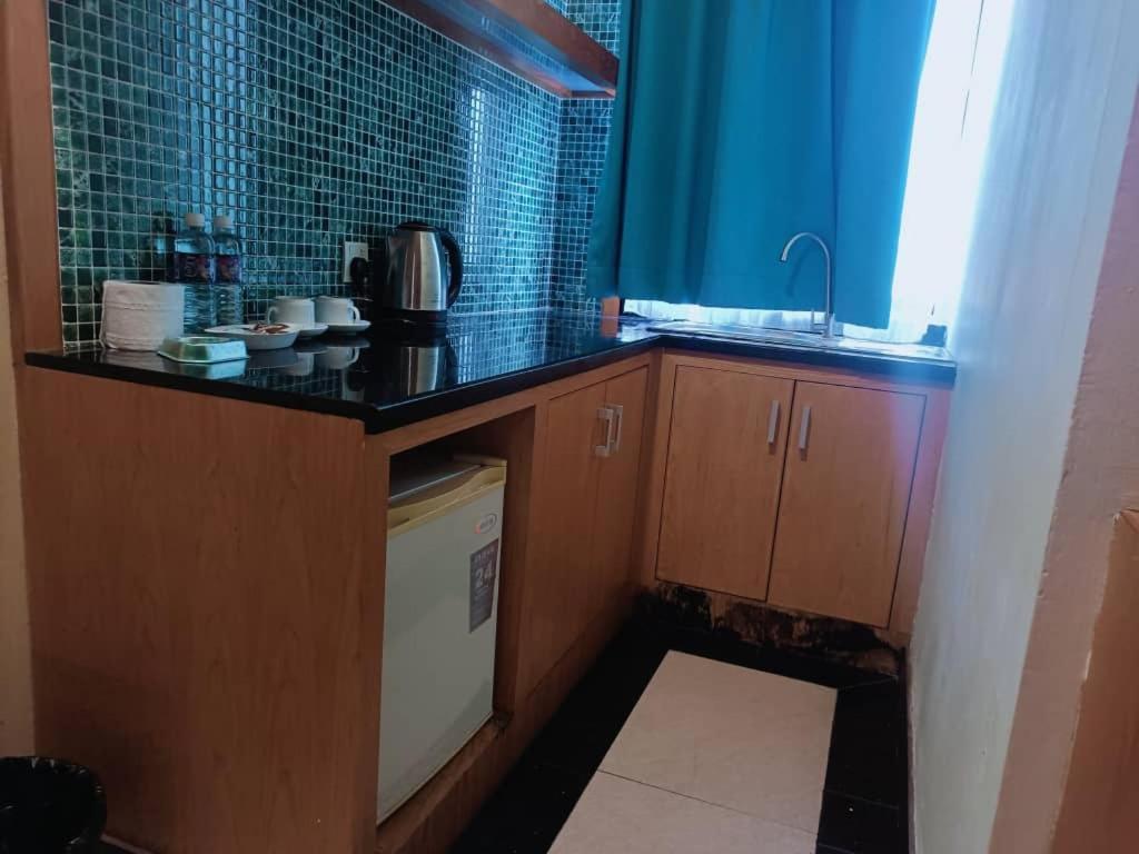 Fratini'S Hotel Labuan Eksteriør billede