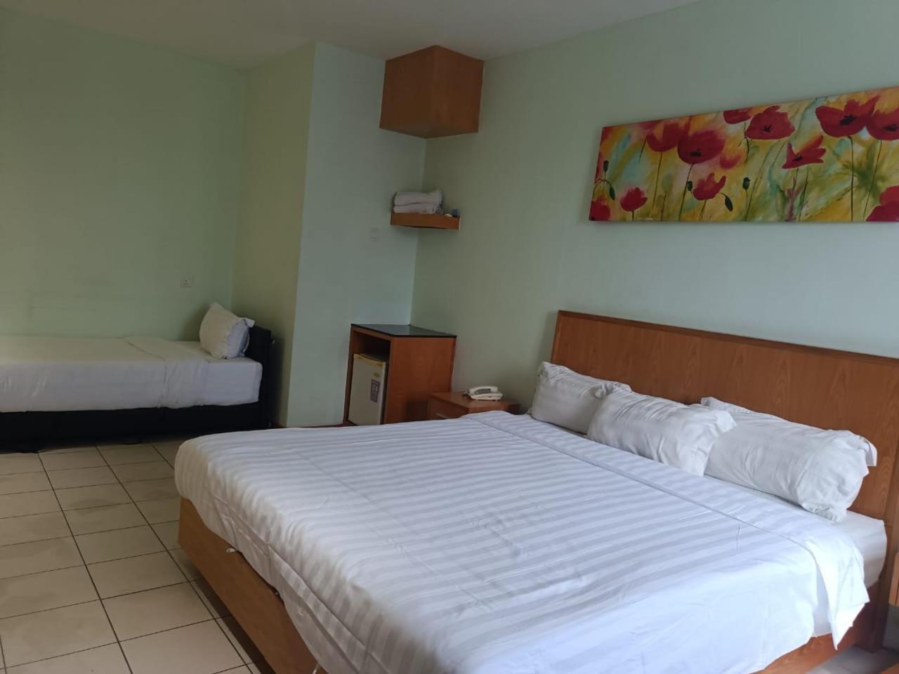 Fratini'S Hotel Labuan Eksteriør billede