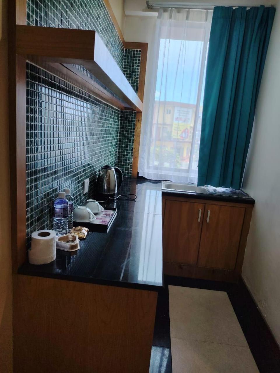 Fratini'S Hotel Labuan Eksteriør billede